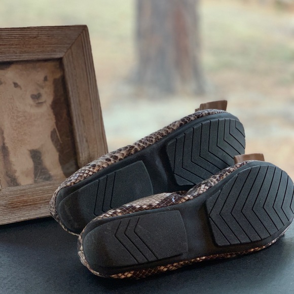 Brand new snakeskin flats - Picture 2 of 3